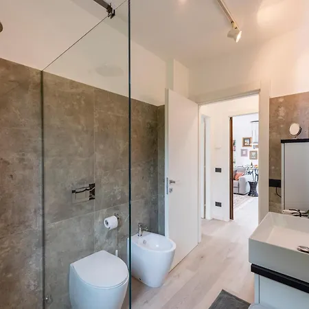 Il Dipinto Sul Lago Stresa Center: Terrace, Garden And Privare Garage - Happy Rentals *