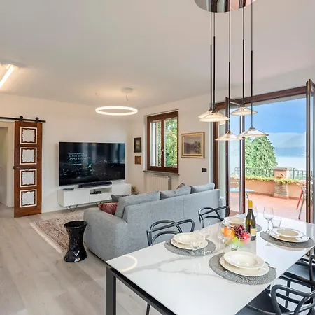 Il Dipinto Sul Lago Stresa Center: Terrace, Garden And Privare Garage - Happy Rentals *