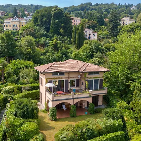 Il Dipinto Sul Center: Terrace And Garden - Happy